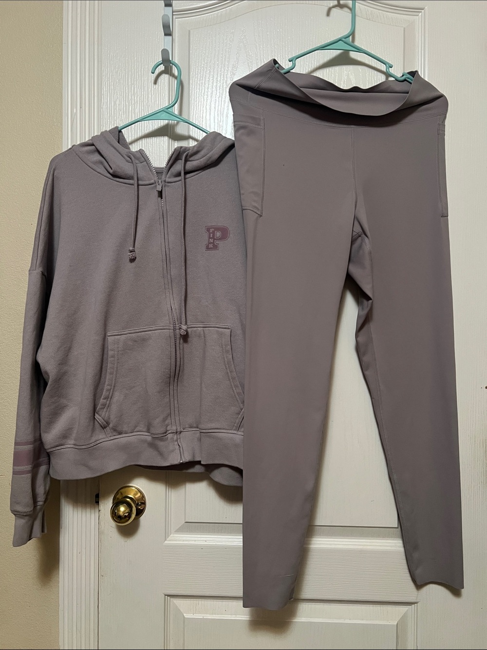 PINK vs Active Relay Leggings and full zip Hoodie in light Lavender